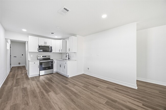 8115 Betty Boop St in Houston, TX - Building Photo - Building Photo