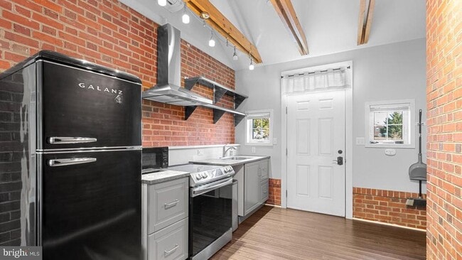 property at 429 S Washington St