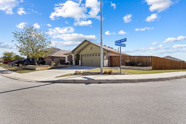 5934 Forte Falls in San Antonio, TX - Building Photo - Building Photo