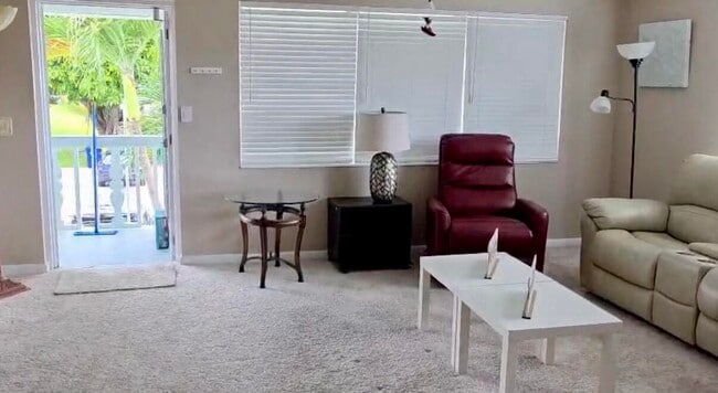 226 Windsor J in West Palm Beach, FL - Building Photo - Building Photo