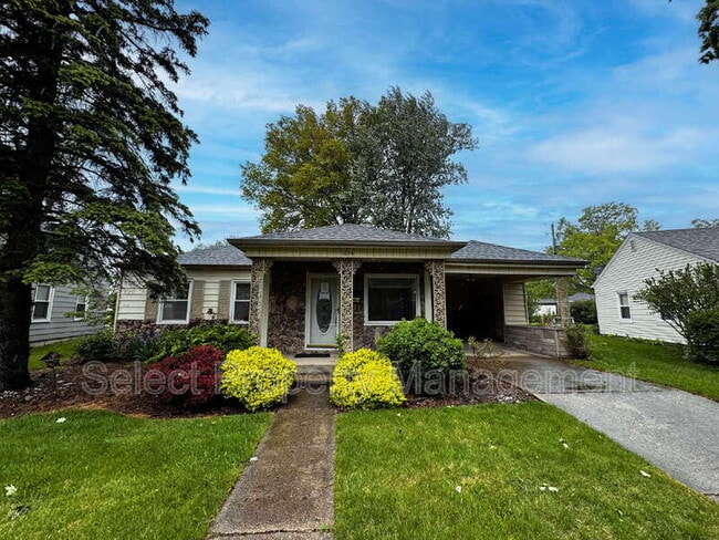 property at 1644 Circle Dr