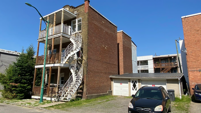 1131 Lévis Av in Shawinigan, QC - Building Photo - Building Photo