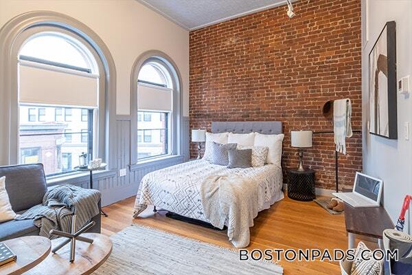 145 Munroe St, Unit 301