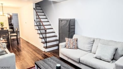 8 Van Nostrand Ave in Jersey City, NJ - Building Photo - Building Photo