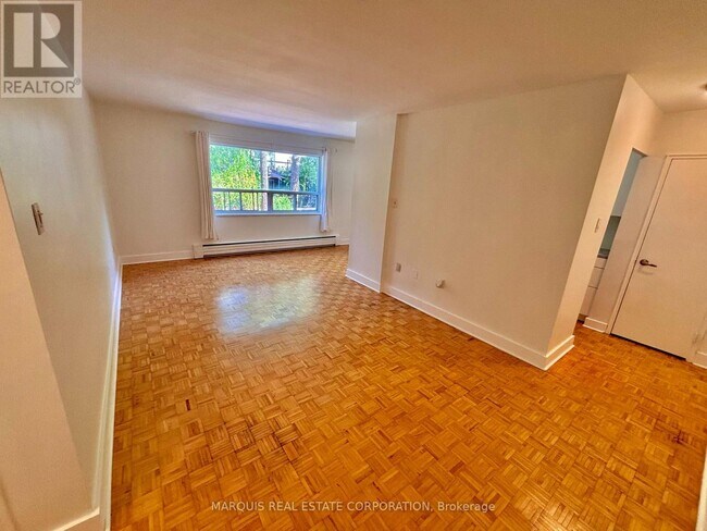 109 Beech Ave in Toronto, ON - Building Photo - Building Photo