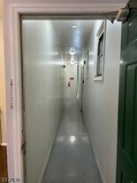 1165 E State St, Unit 10 in Trenton, NJ - Building Photo