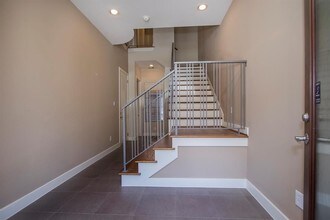 5606 Blossom St in Houston, TX - Foto de edificio - Building Photo