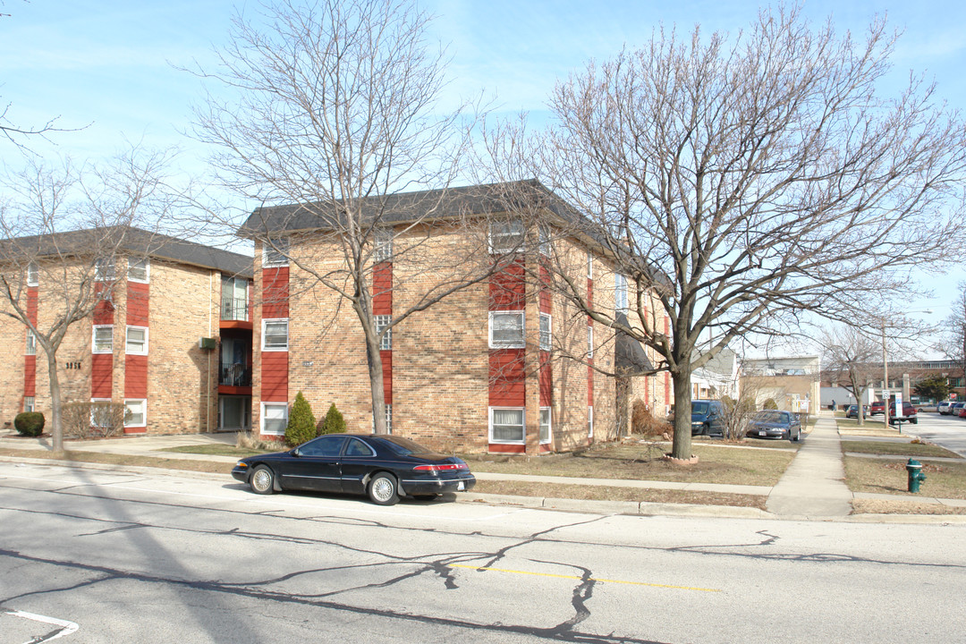 9950 W Belmont Ave in Franklin Park, IL - Building Photo