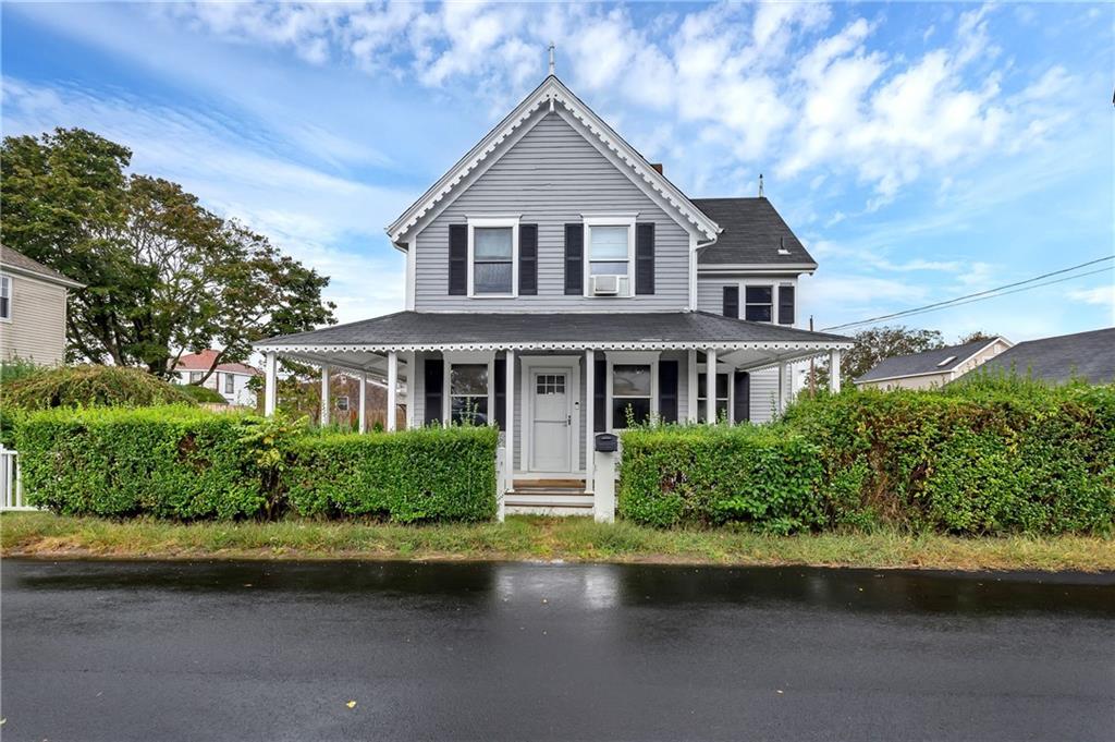 68 Cottage Ave in Portsmouth, RI - Foto de edificio