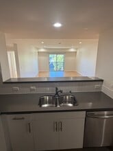 159 W Green St, Unit Pasadena Place in Pasadena, CA - Foto de edificio - Building Photo