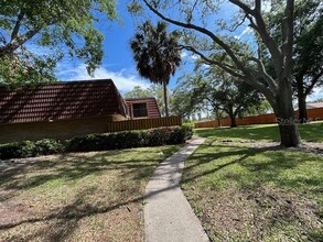 2713 4th Ct in Palm Harbor, FL - Building Photo - Building Photo