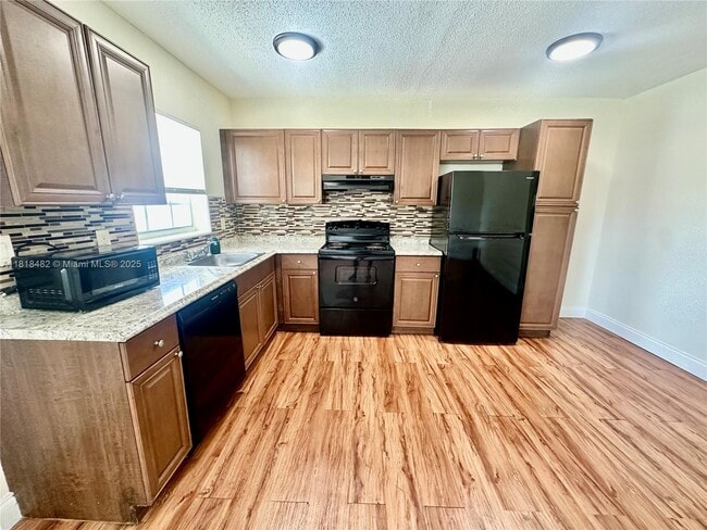 5420 NE 22nd Terrace in Fort Lauderdale, FL - Foto de edificio - Building Photo