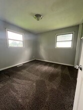 1139 Littlefield Rd in Waterloo, IA - Building Photo - Building Photo