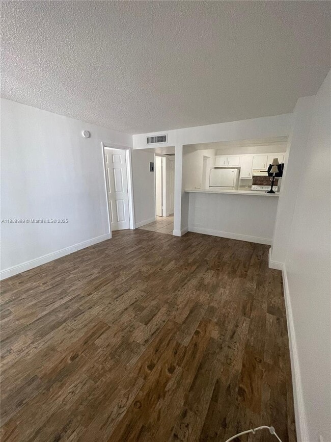 property at 4222 Inverrary Blvd