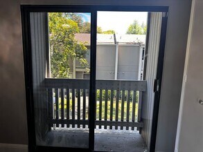 1578 Newborough Dr in Sacramento, CA - Building Photo - Building Photo