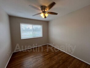 9011 Olive Blvd in Olivette, MO - Building Photo - Building Photo