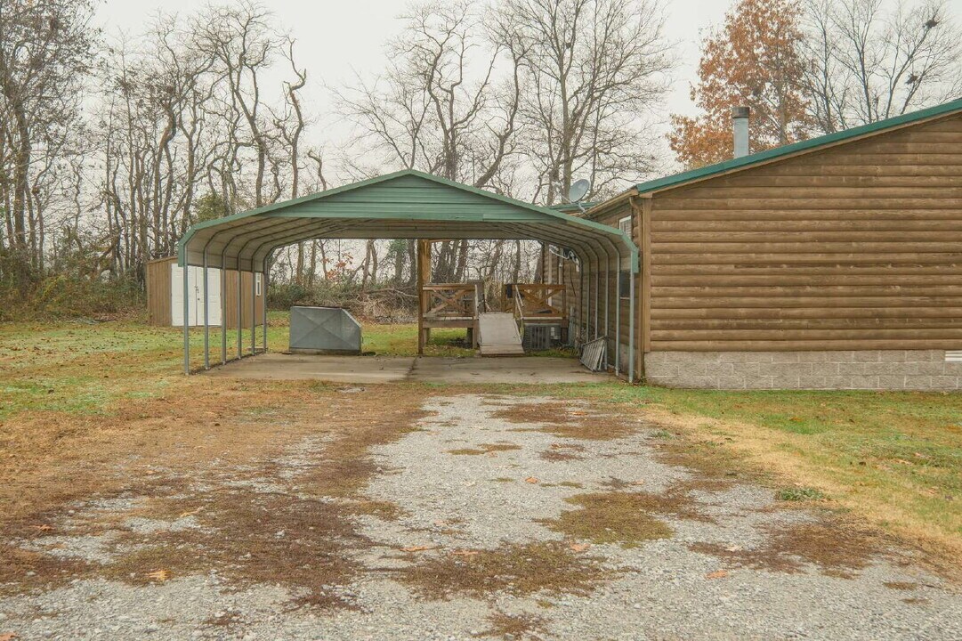 704 King Rd in Martin, TN - Building Photo