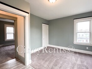 5209 Rhode Island Ave in Cincinnati, OH - Building Photo - Building Photo