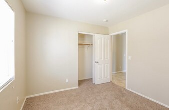 3044 W Chanute Pass in Phoenix, AZ - Building Photo - Building Photo