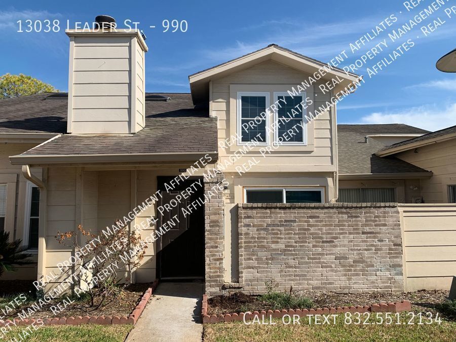 13038 Leader St in Houston, TX - Building Photo