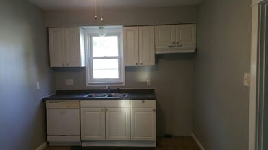 9420 North in Overland, MO - Building Photo - Building Photo