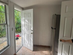 450 SW 22nd Ave in Fort Lauderdale, FL - Building Photo - Building Photo