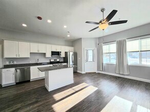 2 Railroad Ave in Merrimack, NH - Foto de edificio - Building Photo