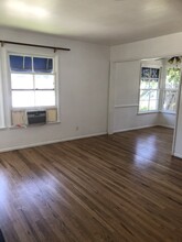 11450 Riverside Dr in North Hollywood, CA - Building Photo - Building Photo