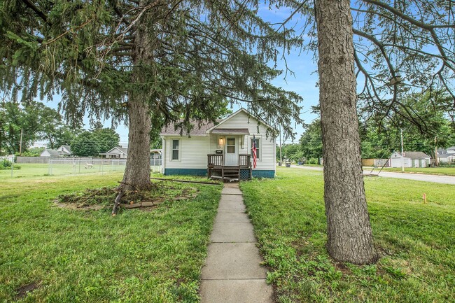 7624 N 28th Ave in Omaha, NE - Foto de edificio - Building Photo