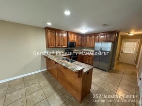252 Jasmine Cir in Enterprise, AL - Building Photo - Building Photo