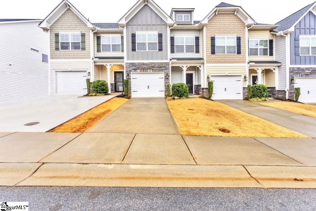 704 Wintergarden Pl in Simpsonville, SC - Building Photo