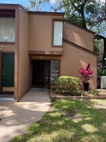 11 Mid Pines Cir in Palm Coast, FL - Building Photo