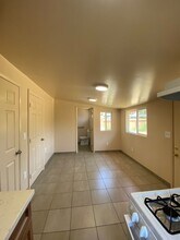 120 W Mountain View St in Long Beach, CA - Building Photo - Building Photo