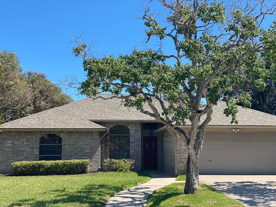 3210 Hampton St in Corpus Christi, TX - Building Photo