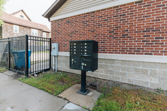 301 E 3rd St in Waterloo, IA - Building Photo - Building Photo