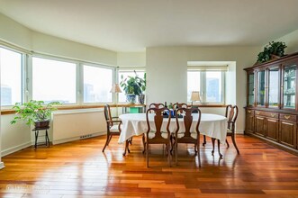 425 5th Ave, Unit 53B in New York, NY - Building Photo - Building Photo