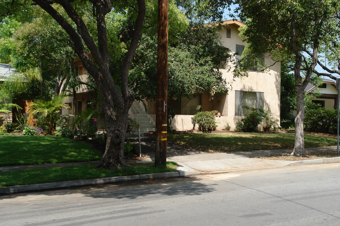 95 San Marino Ave in Pasadena, CA - Building Photo