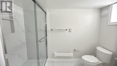 6 Clementine Square in Toronto, ON - Building Photo - Building Photo