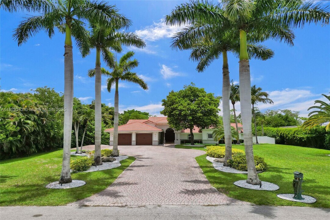 5963 NW 75th Way in Parkland, FL - Building Photo