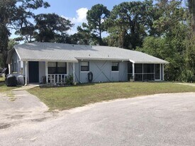 452 N Sams Point in Crystal River, FL - Building Photo