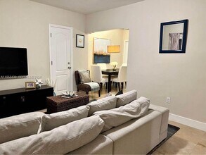 544 NE 62nd St in Miami, FL - Foto de edificio - Building Photo