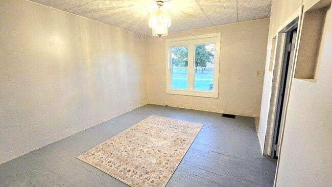 property at 231 E 12th St