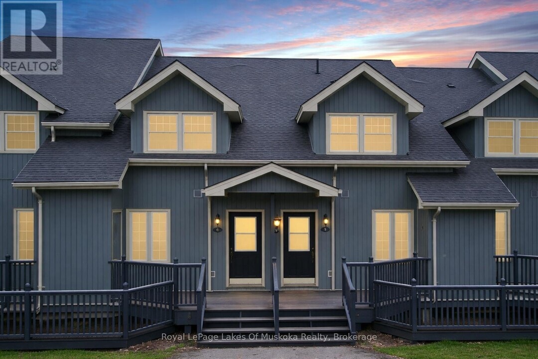 44 King William St in Huntsville, ON - Building Photo