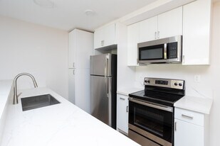 8440 Fountain Ave in West Hollywood, CA - Building Photo