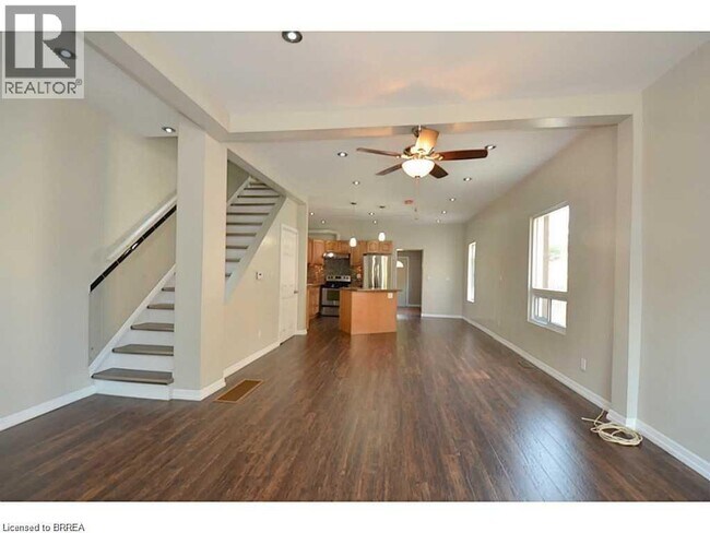 40 Spring St in Brantford, ON - Building Photo - Building Photo