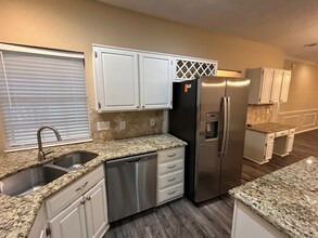 822 Claire View Dr in Desoto, TX - Building Photo - Building Photo