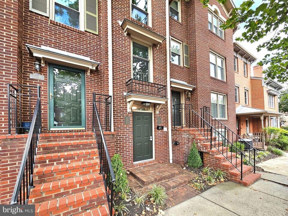 516 N West St in Alexandria, VA - Building Photo