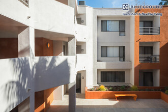 10985 Bluffside Dr in Los Angeles, CA - Building Photo - Building Photo