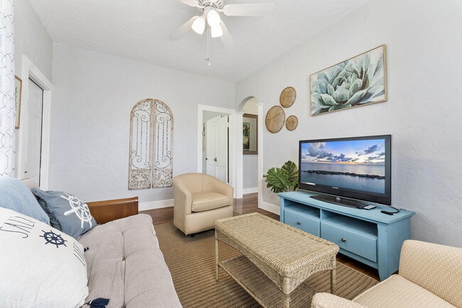 721 N H St in Lake Worth Beach, FL - Building Photo - Building Photo
