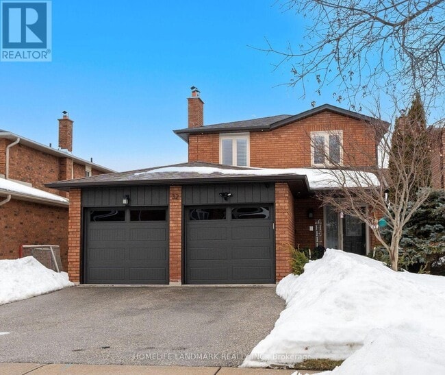 property at 32 Presidential St
